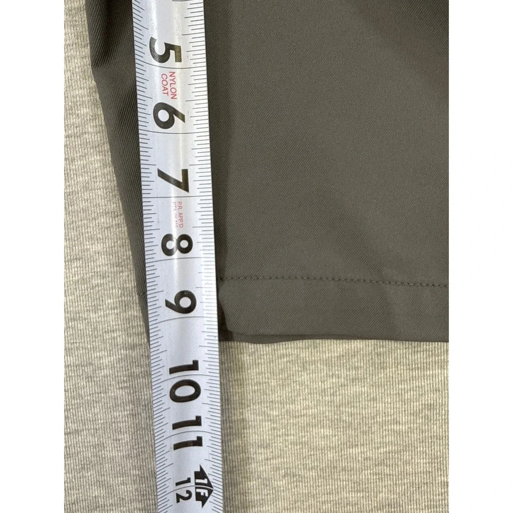 Claiborne Mens Gray Performance Golf Shorts Size 34 Stretch Flat Front Utility